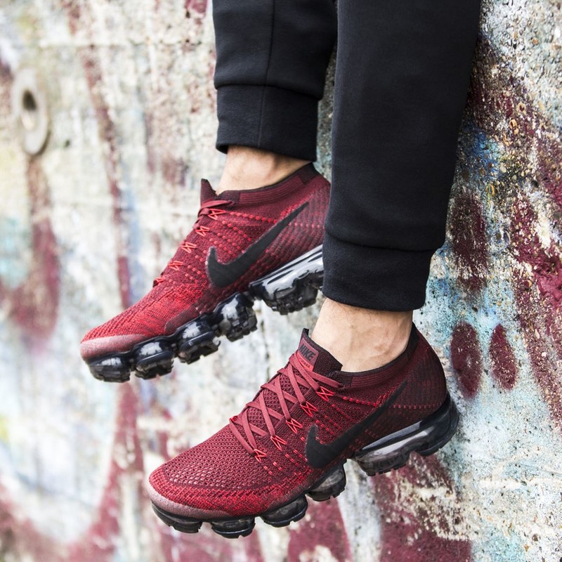 Dark team red sales vapormax